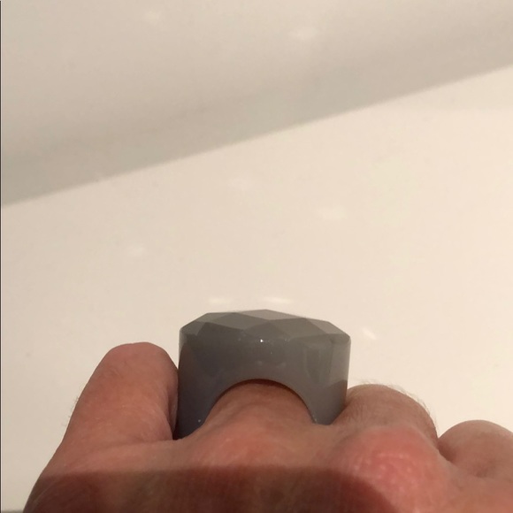 GRAY FACETED DIAMOND CUT TOP STONE RING - Picture 3 of 8